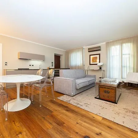 Apartment Splendido In Piazza San Carlo Turin